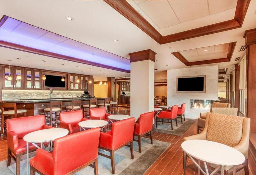 هتل Holiday Inn Charlottesville Monticello, An Ihg