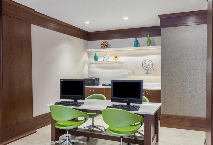 هتل Holiday Inn Charlottesville Monticello, An Ihg