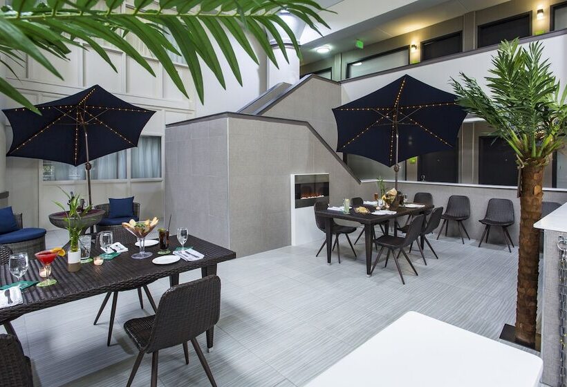 هتل Holiday Inn Chicago North Shore, An Ihg