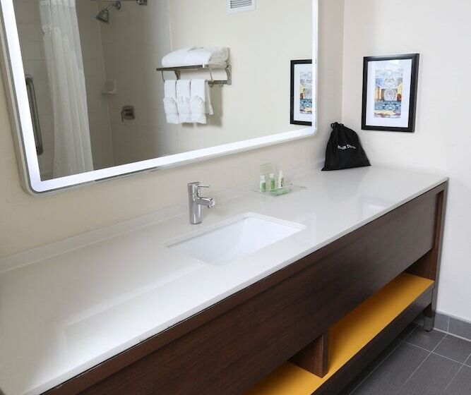 هتل Holiday Inn Chicago North Shore, An Ihg