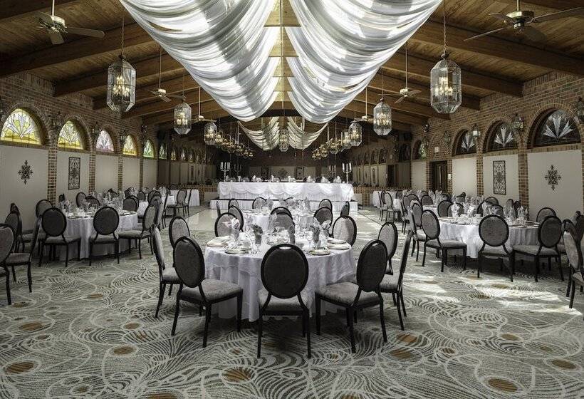 هتل Holiday Inn Chicago Sw Countryside Confctr By Ihg