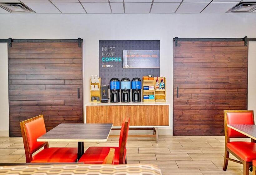 酒店 Holiday Inn Express Charleston Civic Center, An Ihg