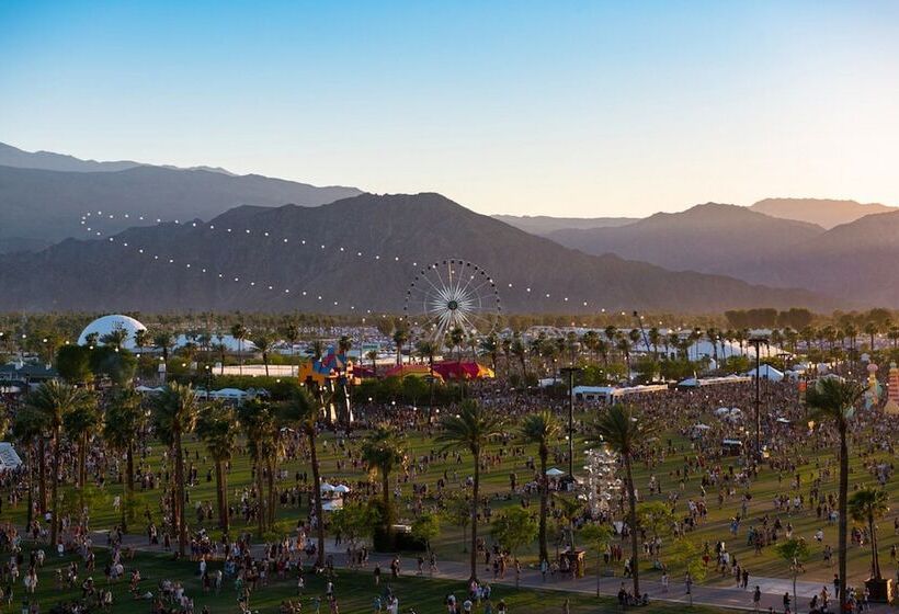 Отель Holiday Inn Express Palm Desert, An Ihg