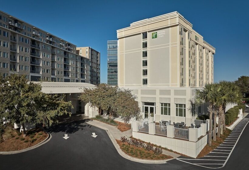 Отель Holiday Inn Express & Suites Charleston Dwtn Westedge, An Ihg