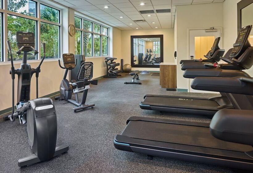 Отель Holiday Inn Express & Suites Charleston Dwtn Westedge, An Ihg