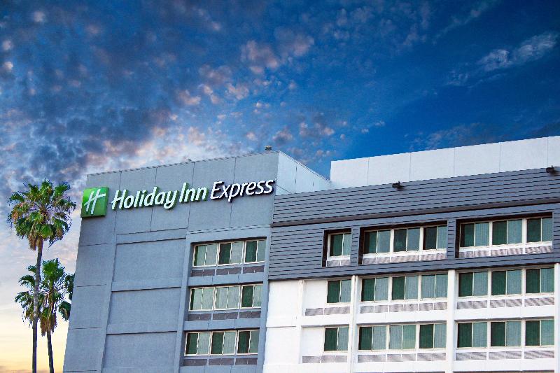 Отель Holiday Inn Express Van Nuys, An Ihg