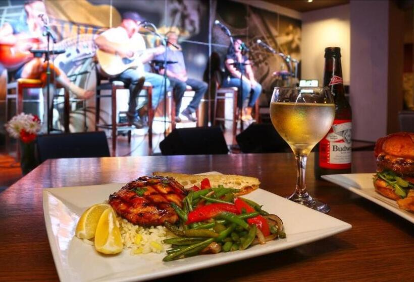 هتل Holiday Inn Nashville Vanderbilt, An Ihg