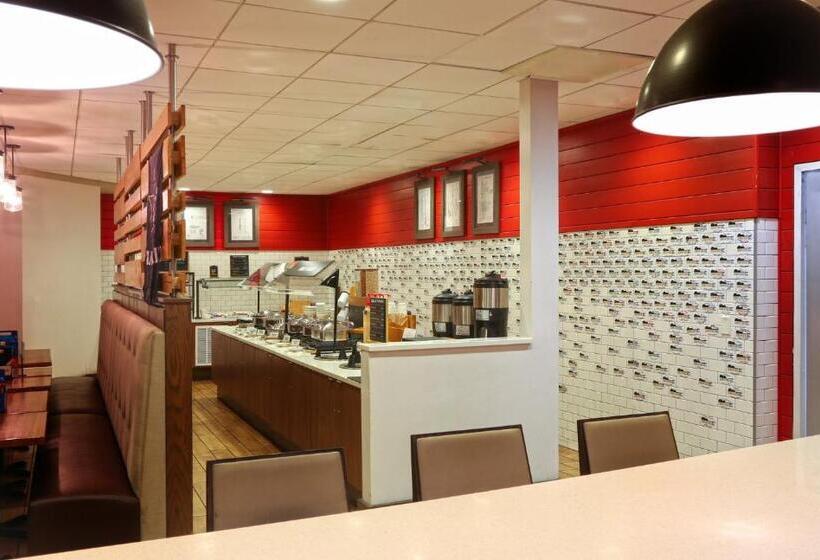 هتل Holiday Inn Nashville Vanderbilt, An Ihg