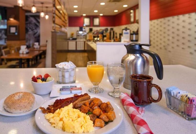 هتل Holiday Inn Nashville Vanderbilt, An Ihg