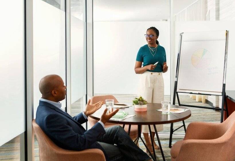 فندق Holiday Inn Oakland Airport, An Ihg