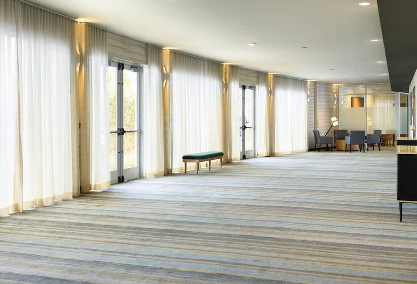 فندق Holiday Inn Oakland Airport, An Ihg