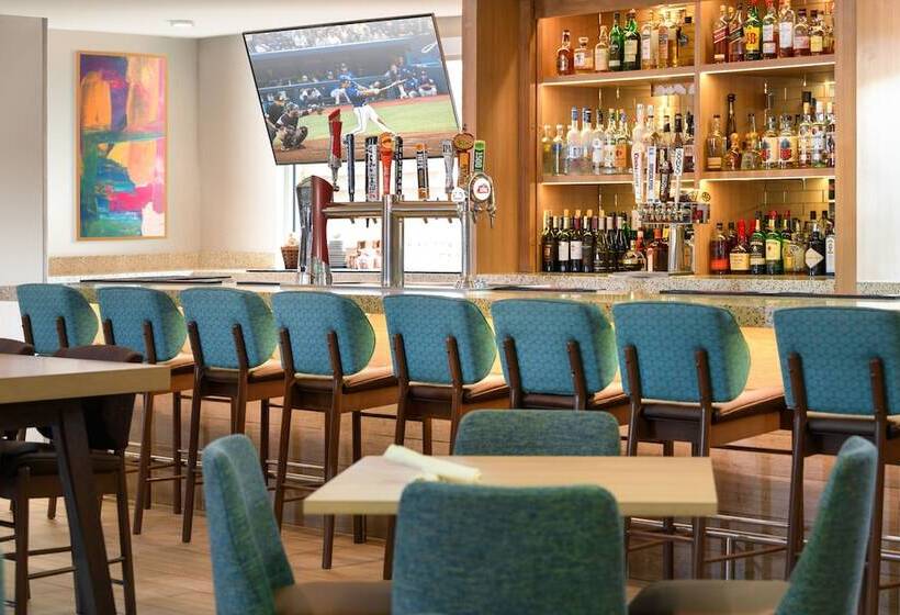 فندق Holiday Inn Oakland Airport, An Ihg