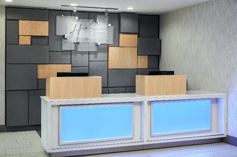 Отель Holiday Inn Express Richmond   Midtown, An Ihg