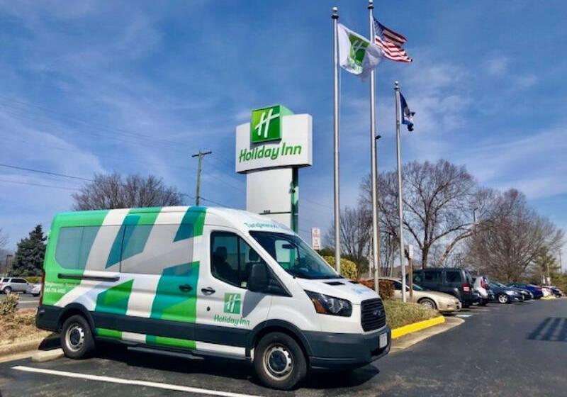 هتل Holiday Inn Roanoke   Tanglewood Route 419 & I 581, An Ihg