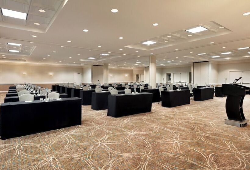 Отель Holiday Inn Washington Dulles International Airport, An Ihg