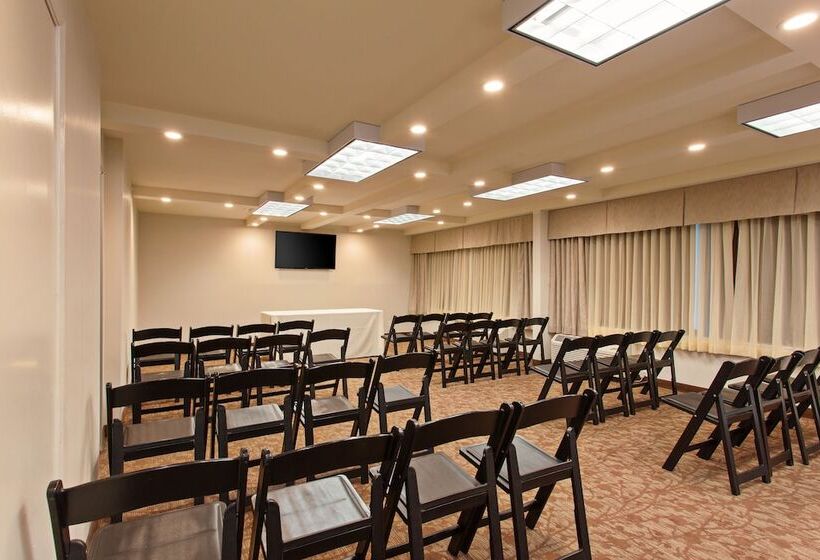ホテル Holiday Inn West Covina, An Ihg