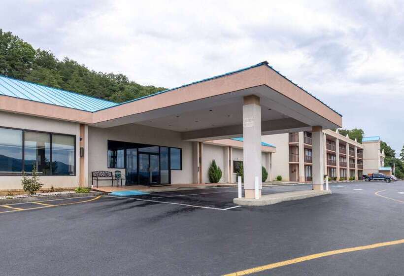 Howard Johnson Hotel & Conference Center By Wyndham Salem