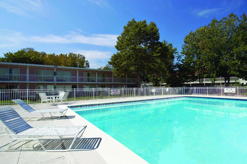 فندق Howard Johnson By Wyndham Albany