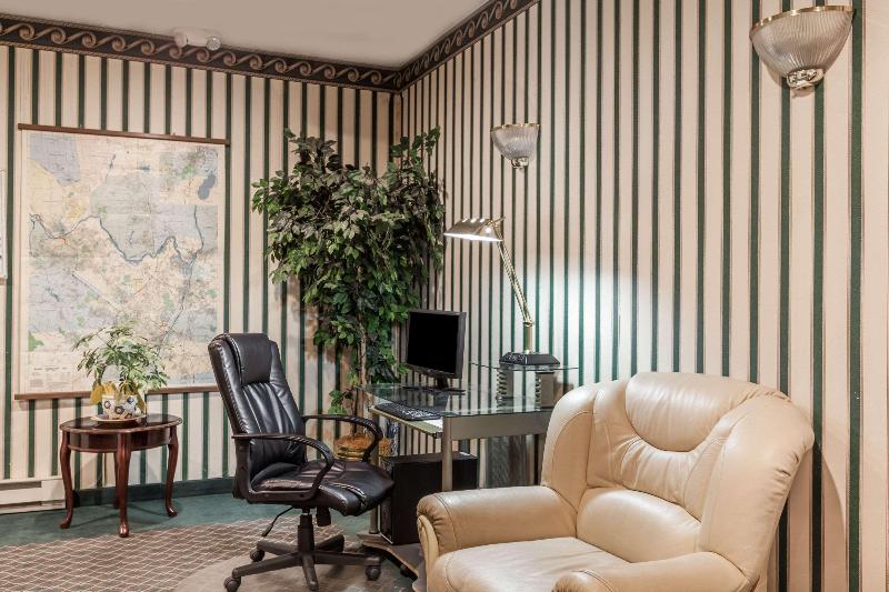 فندق Howard Johnson By Wyndham Albany