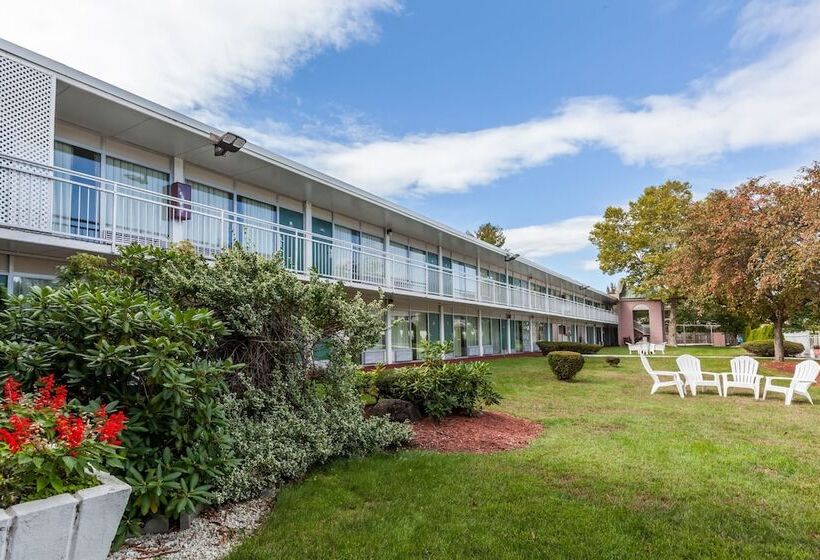 فندق Howard Johnson By Wyndham Albany