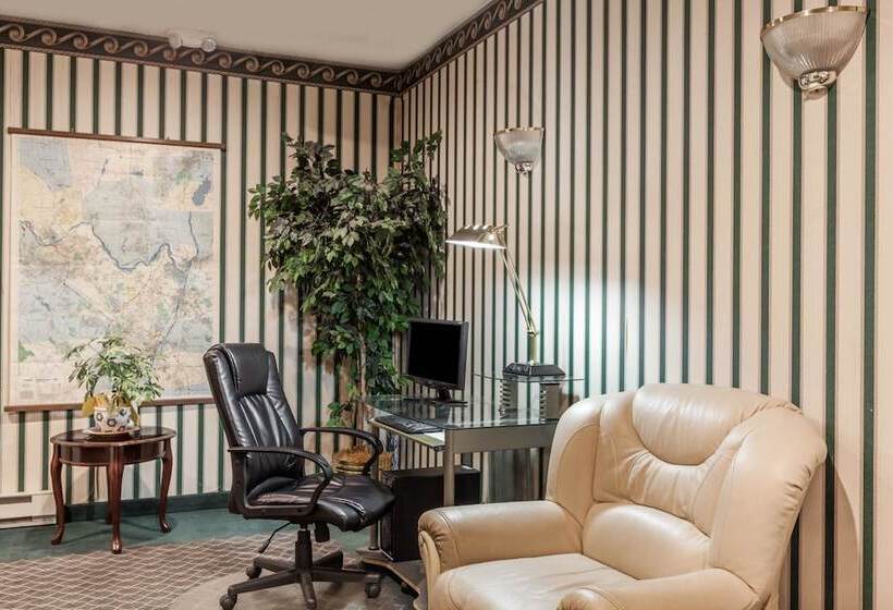 فندق Howard Johnson By Wyndham Albany