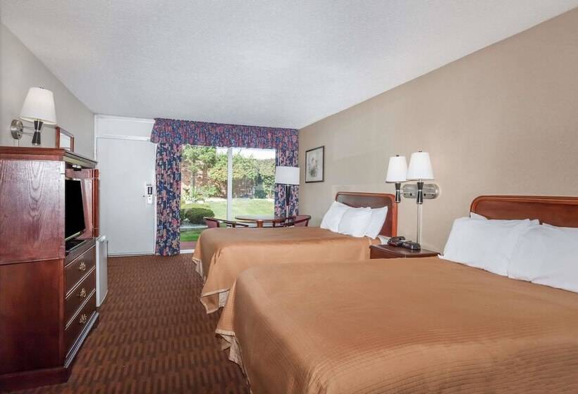 فندق Howard Johnson By Wyndham Albany