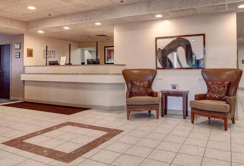 호텔 Howard Johnson By Wyndham Amherst Hadley