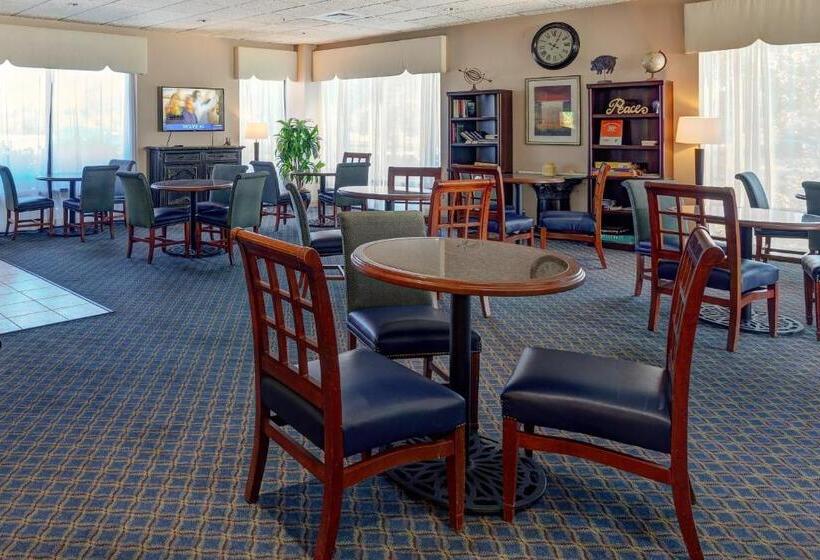 호텔 Howard Johnson By Wyndham Amherst Hadley