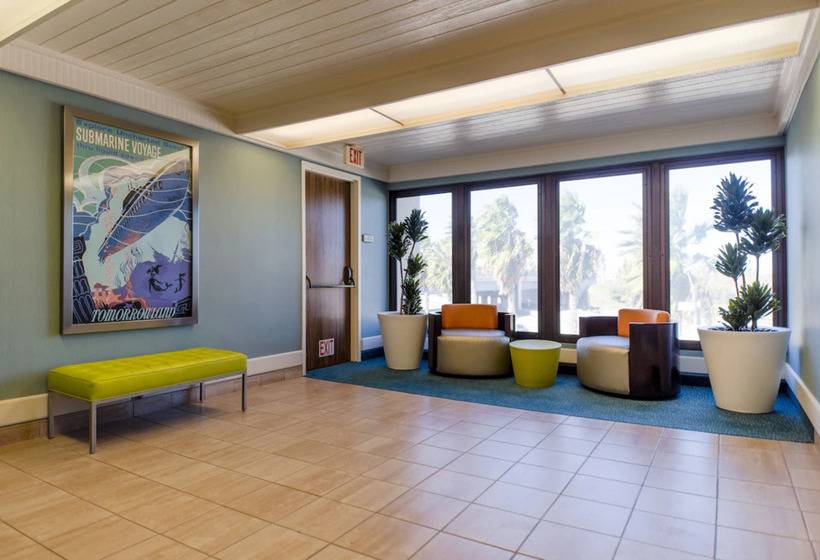 Howard Johnson By Wyndham Anaheim Hotel & Water Playground