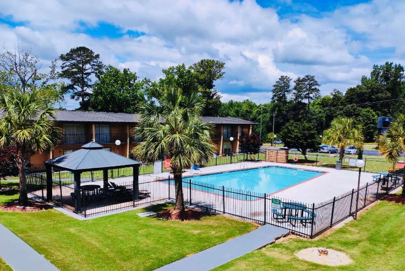 호텔 Howard Johnson By Wyndham Athens