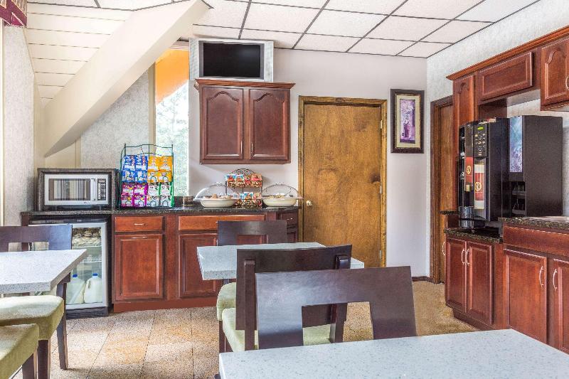 호텔 Howard Johnson By Wyndham Athens