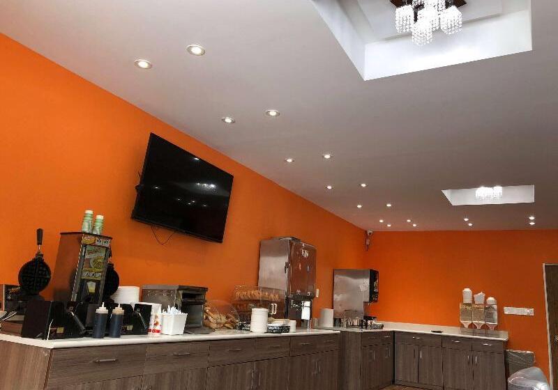 فندق Howard Johnson By Wyndham Harrisburg