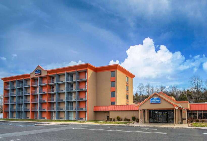 Отель Howard Johnson By Wyndham Lexington