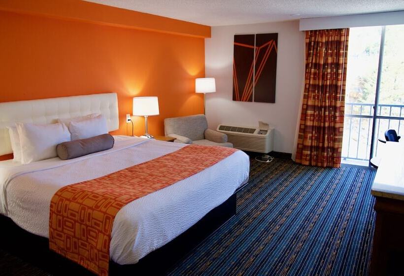 Отель Howard Johnson By Wyndham Lexington