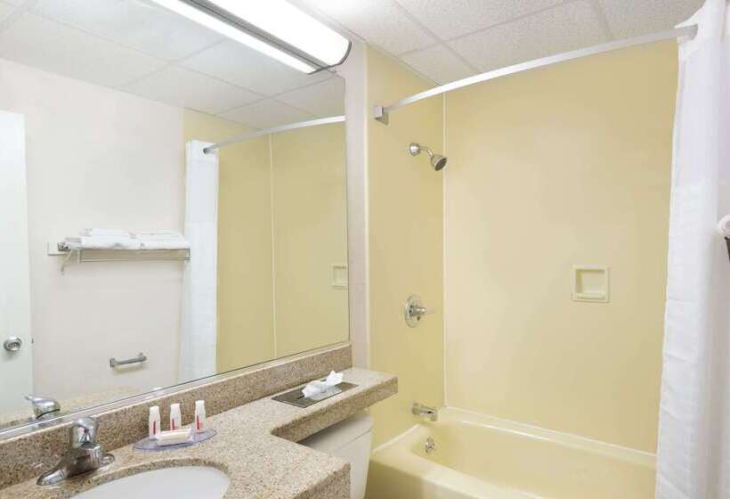 酒店 Howard Johnson By Wyndham Newburgh