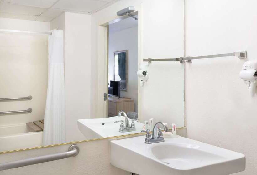 酒店 Howard Johnson By Wyndham Newburgh