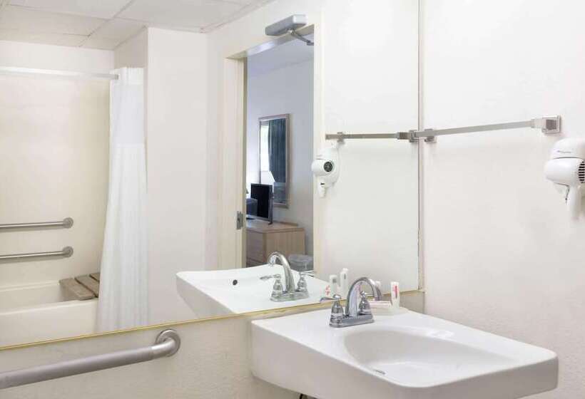 酒店 Howard Johnson By Wyndham Newburgh