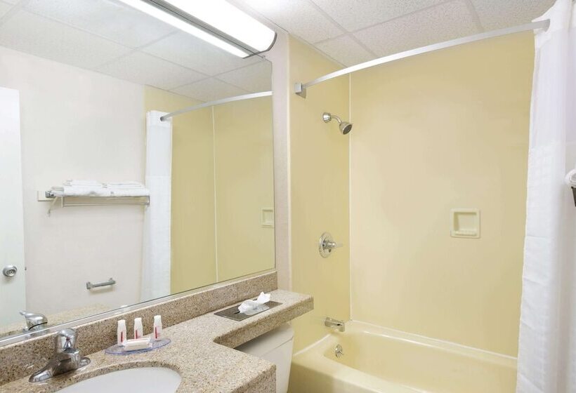 酒店 Howard Johnson By Wyndham Newburgh