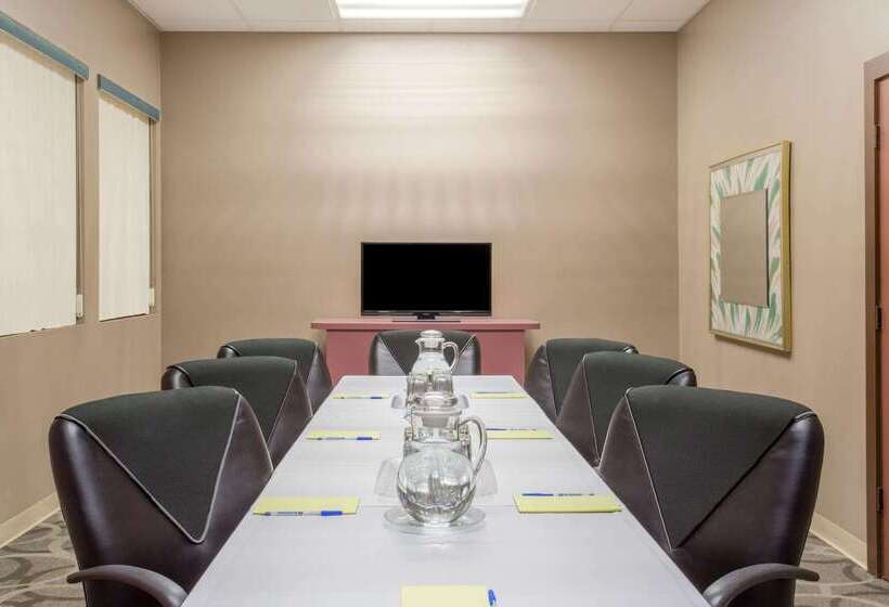 فندق Howard Johnson By Wyndham Ocala Fl I 75