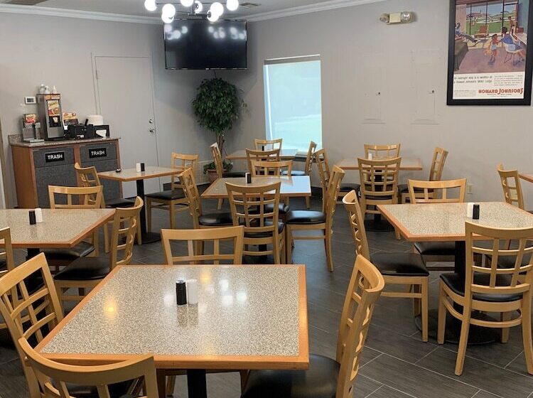 فندق Howard Johnson By Wyndham Oklahoma City Okc Airport, Fairgrounds, I40