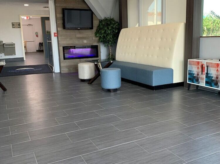 فندق Howard Johnson By Wyndham Oklahoma City Okc Airport, Fairgrounds, I40