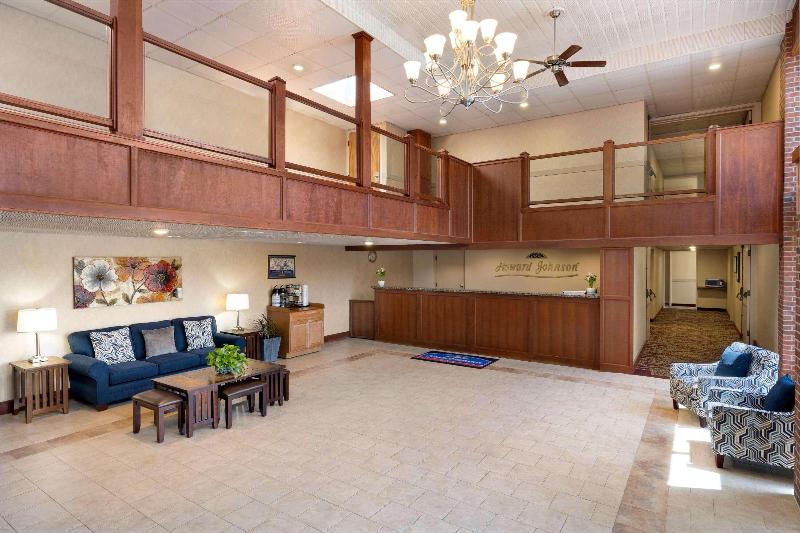 호텔 Howard Johnson  By Wyndham South Portland