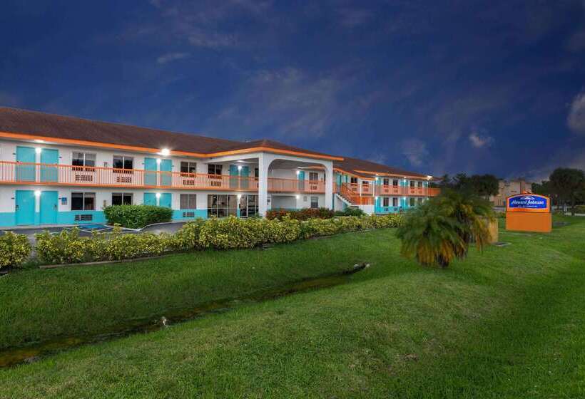 فندق Howard Johnson By Wyndham Vero Beach/i95