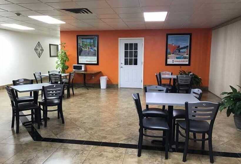 فندق Howard Johnson By Wyndham Winter Haven Fl