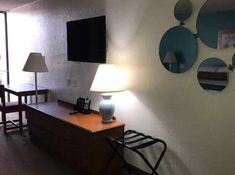 فندق Howard Johnson By Wyndham Winter Haven Fl