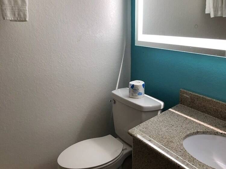 فندق Howard Johnson By Wyndham Winter Haven Fl