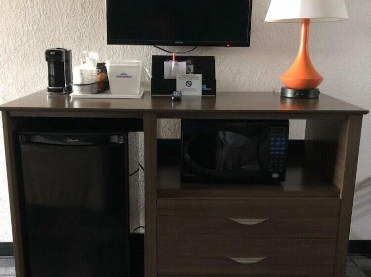 فندق Howard Johnson By Wyndham Winter Haven Fl