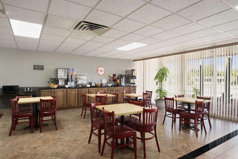 فندق Howard Johnson By Wyndham Winter Haven Fl