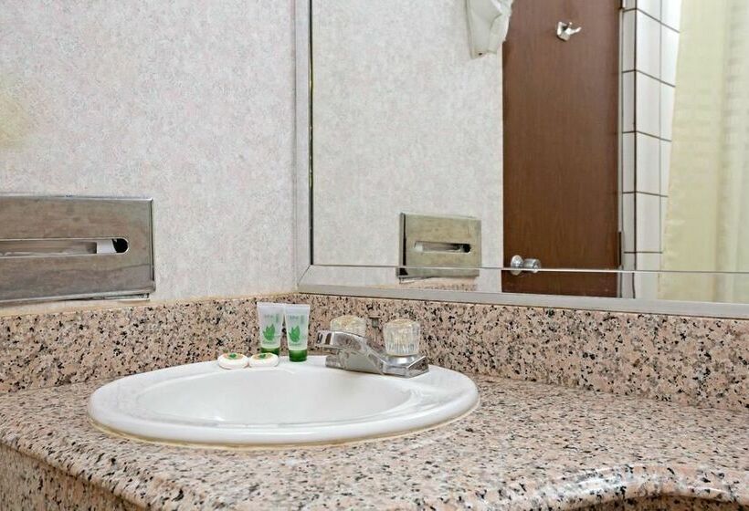 فندق Knights Inn Claremont