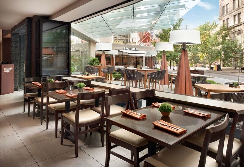 Отель Hyatt Regency Louisville